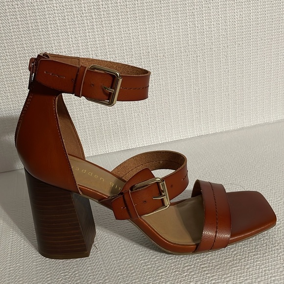 Madden girl, block heel sandals. - Picture 5 of 10